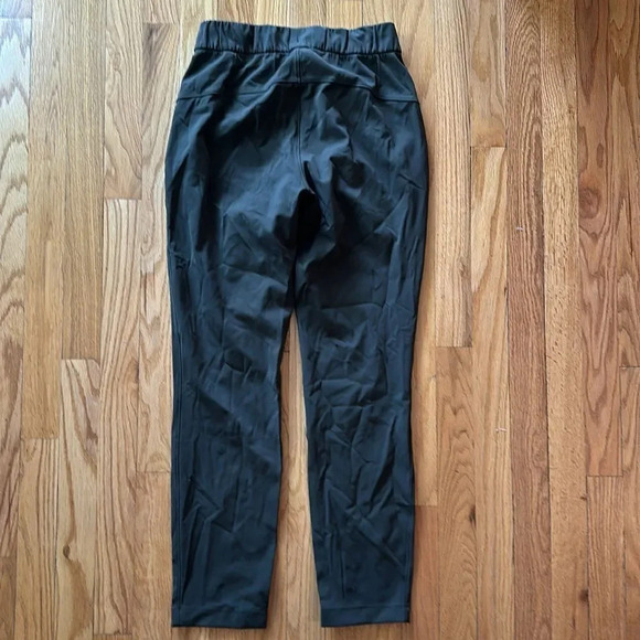 Lululemon sz 2 On The Fly Pant 28" Dark Olive Full-On Luxtreme great pre owned - Picture 4 of 7